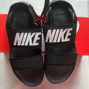 Nike Tanjun Sandals Womens Size 7